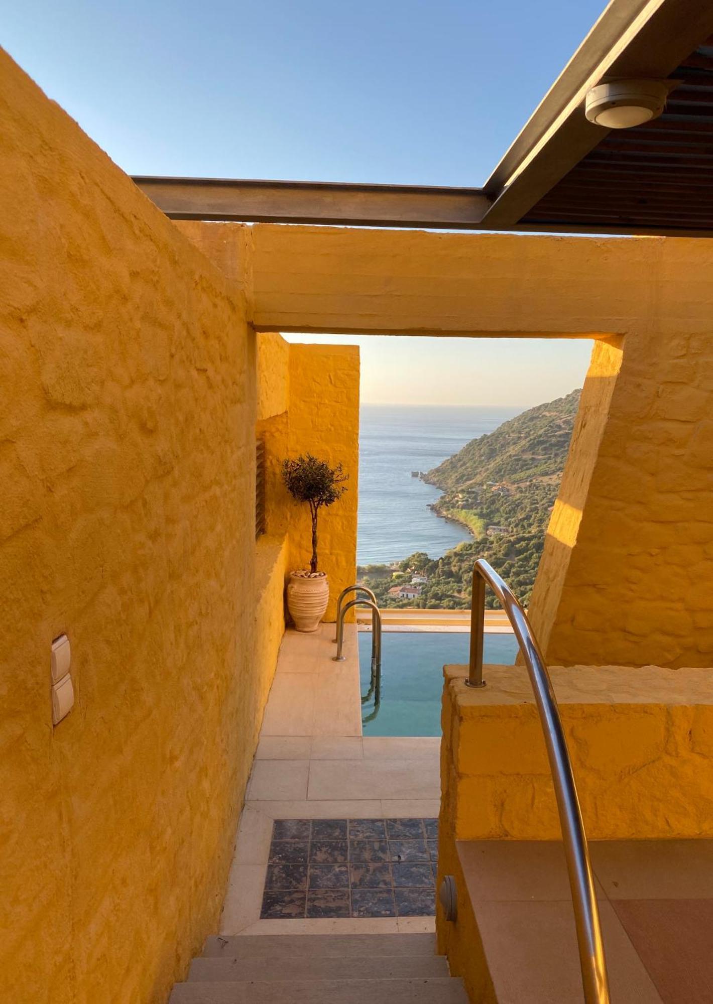 Beachfront Ravdoucha Epavlis Eleni Villa - Pool, Hot Tub, Gym, Sauna, Private Parking, Wifi Chania  Exterior photo